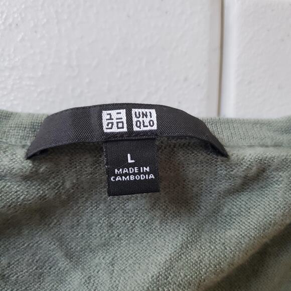 Uniqlo Sweater Mens Large Green V Neck 100% Wool Lightweight Knit Pullover - Picture 3 of 7